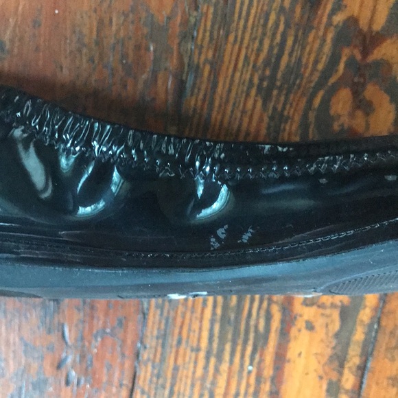 Vince Camuto Patent Black Flats - Picture 5 of 5